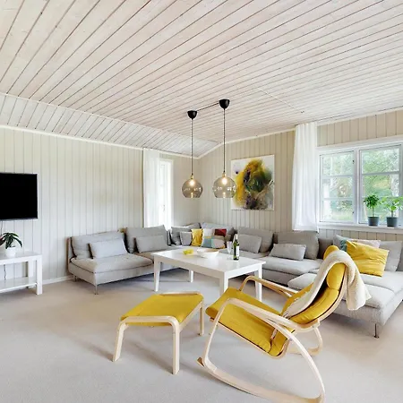 Stylish 10-person With Perfect For Families And Groups Hébergement de vacances Ebeltoft