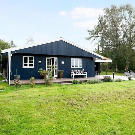 Stylish 10-person With Perfect For Families And Groups