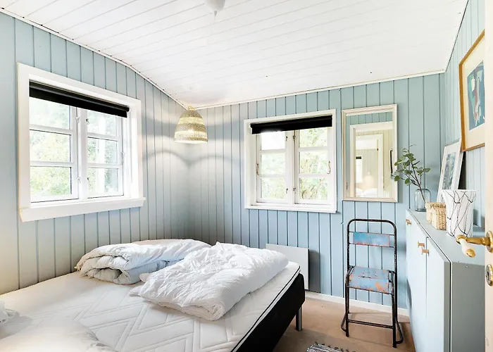 Stylish 10-person With Perfect For Families And Groups *